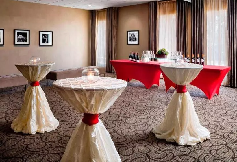 Delta Hotels By Marriott Sault Ste. Marie Waterfront