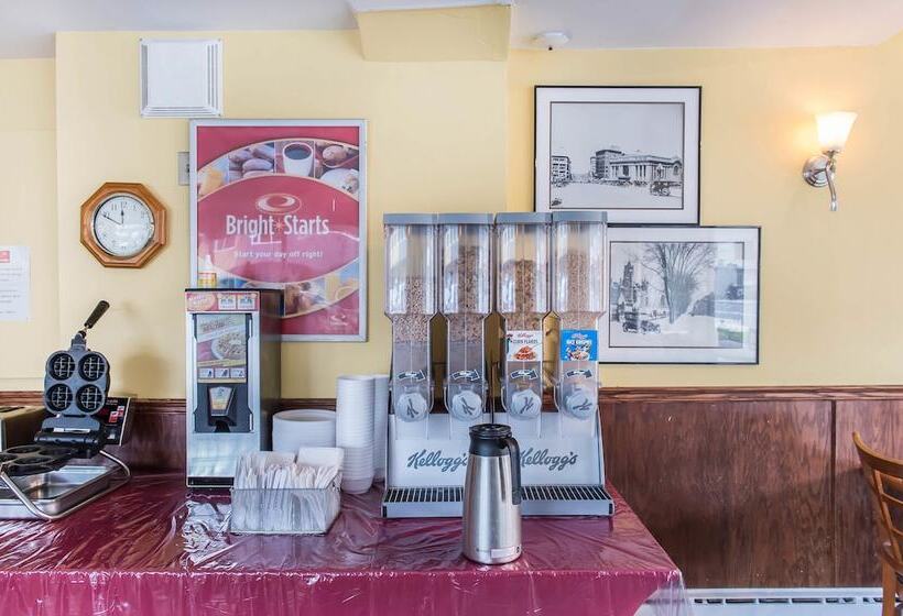 فندق Econo Lodge Downtown