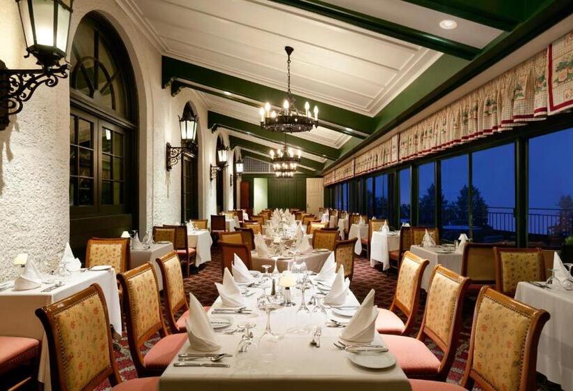 فندق Fairmont Le Manoir Richelieu