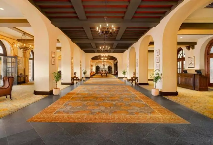 Otel Fairmont Le Manoir Richelieu