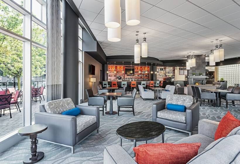 هتل Four Points By Sheraton London