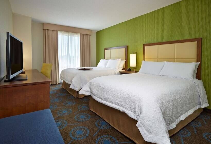 فندق Hampton Inn By Hilton Halifax Downtown