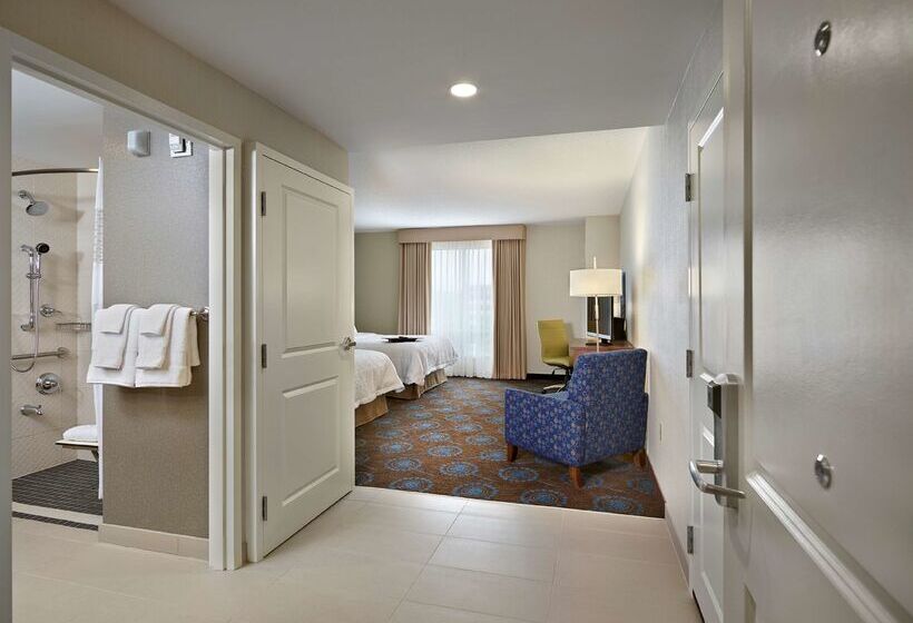 فندق Hampton Inn By Hilton Halifax Downtown