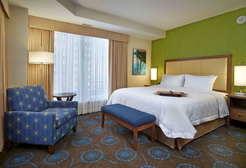فندق Hampton Inn By Hilton Halifax Downtown