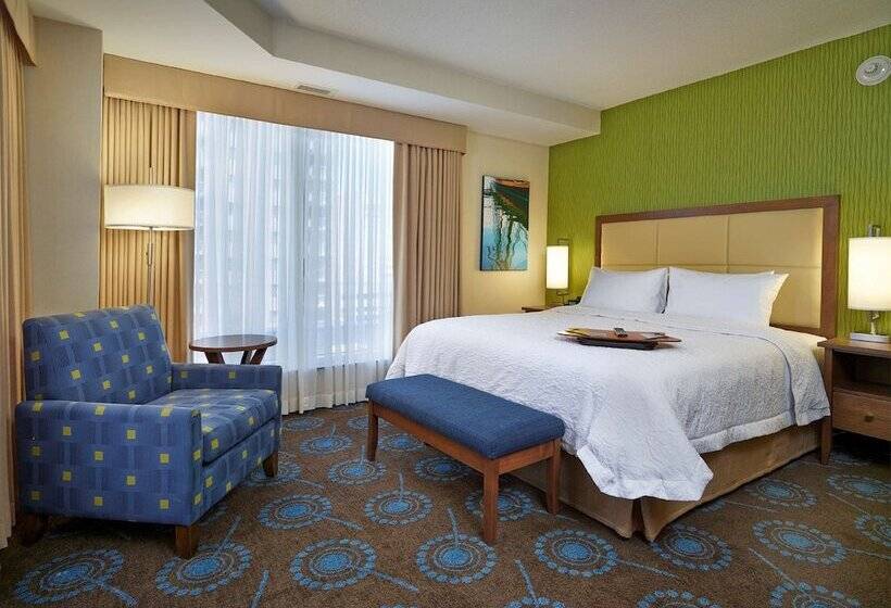 فندق Hampton Inn By Hilton Halifax Downtown