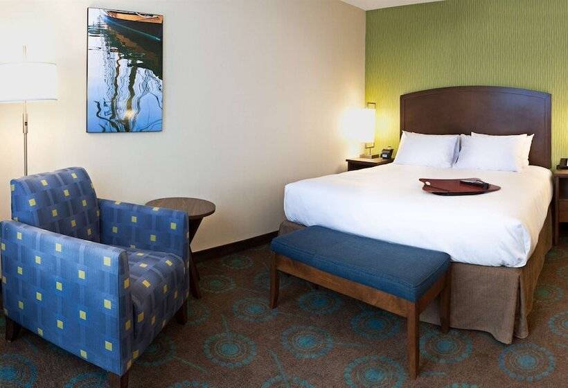 فندق Hampton Inn By Hilton Halifax Downtown