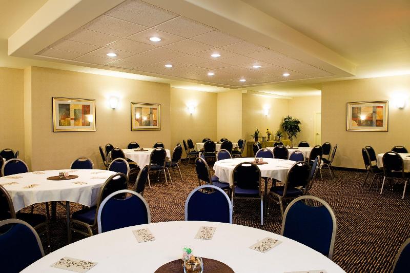 هتل Holiday Inn Express & Suites Regina South, An Ihg