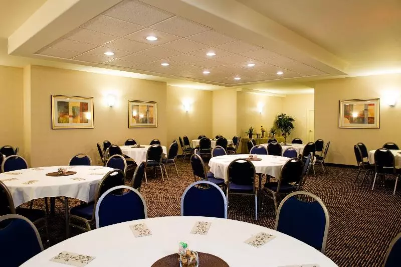 Hotel Holiday Inn Express & Suites Regina South, An Ihg