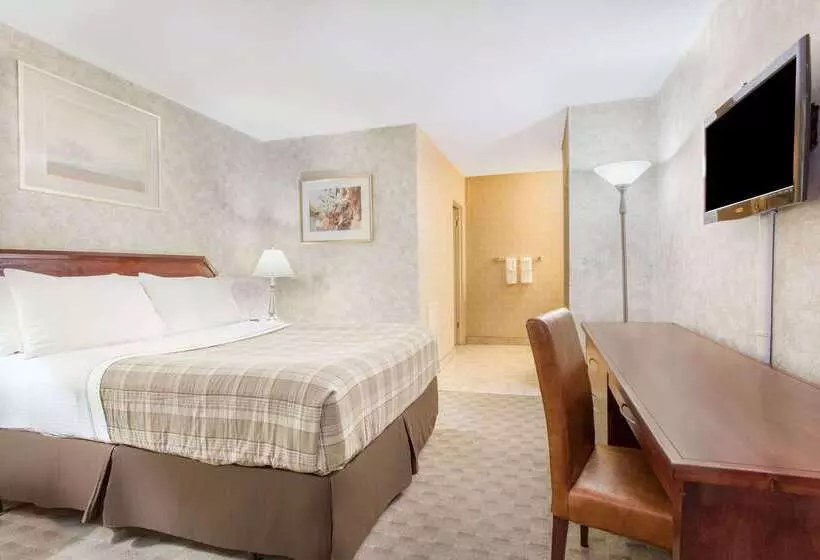 Szálloda Howard Johnson By Wyndham Kingston