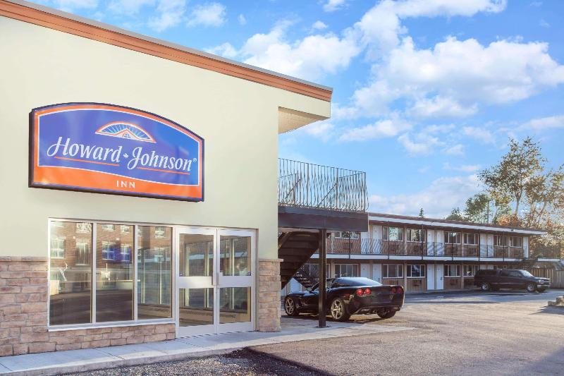 هتل Howard Johnson By Wyndham Kingston