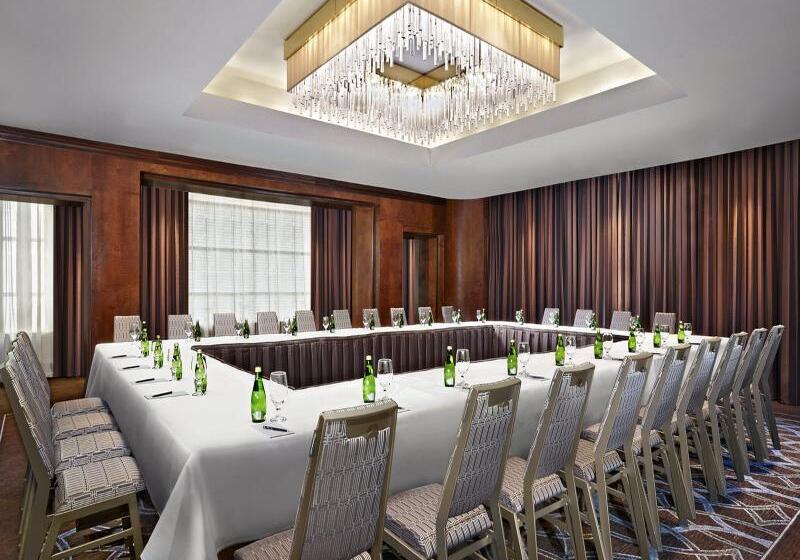 فندق Le Centre Sheraton Montreal