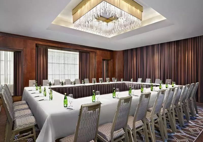 ホテル Le Centre Sheraton Montreal