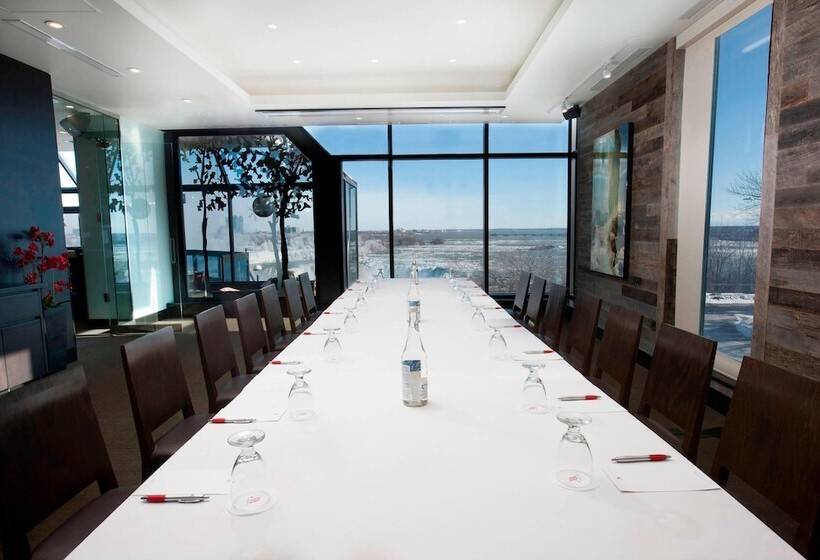 هتل Niagara Falls Marriott On The Falls