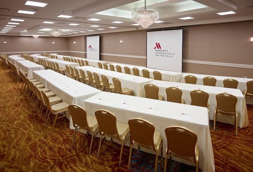 هتل Niagara Falls Marriott On The Falls