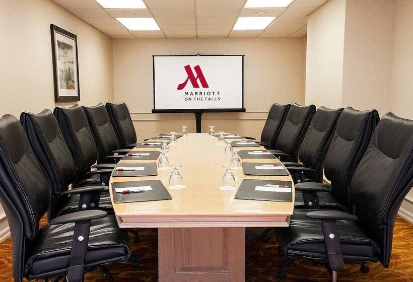 هتل Niagara Falls Marriott On The Falls