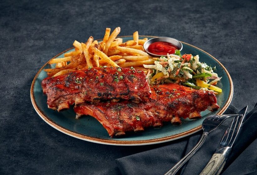 هتل Niagara Falls Marriott On The Falls