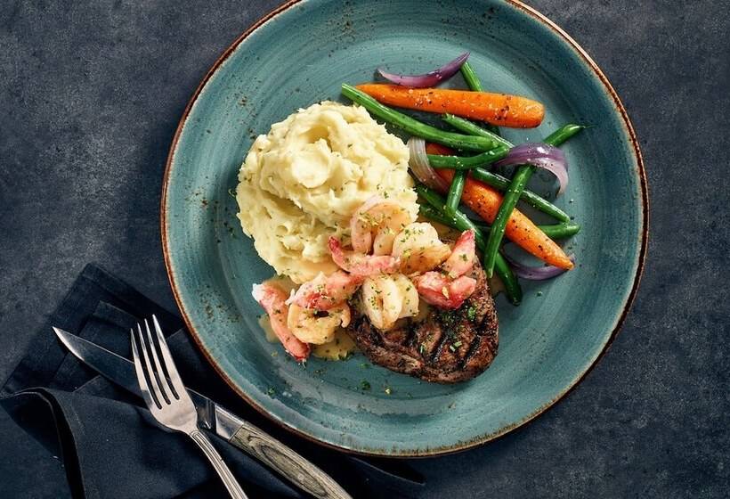 هتل Niagara Falls Marriott On The Falls