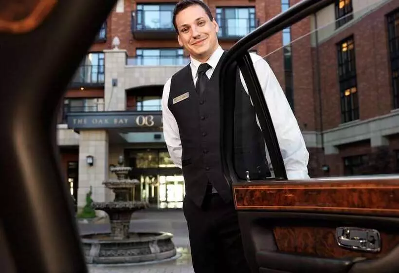 Отель Oak Bay Beach