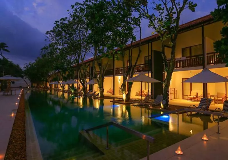 Hotel Pandanus Beach Resort & Spa