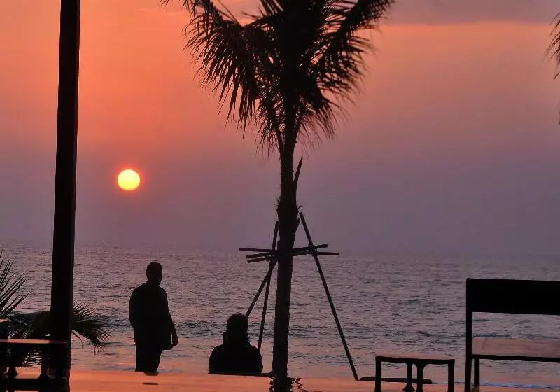 Hotel Pandanus Beach Resort & Spa