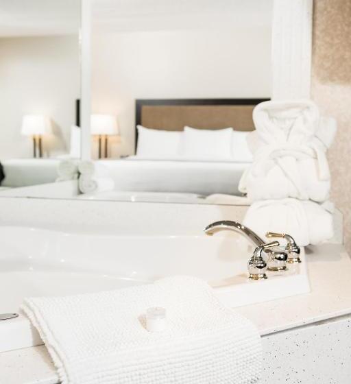 هتل West Wing at Park Town