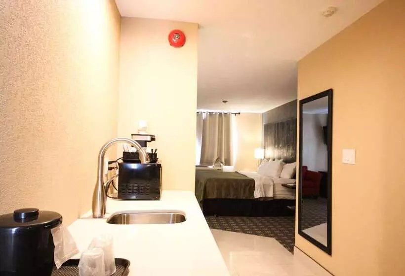 فندق Quality Inn