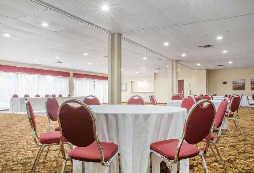 Отель Quality Inn