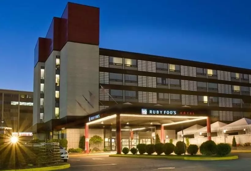 Hotel Ruby Foo's