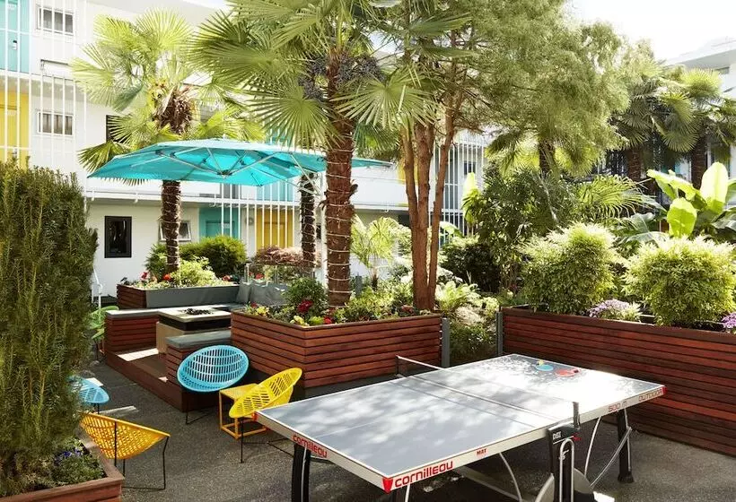 בית מלון כפרי The Burrard