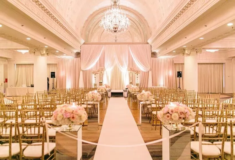 Szálloda The Omni King Edward