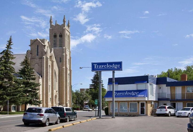 هتل Travelodge By Wyndham Moose Jaw
