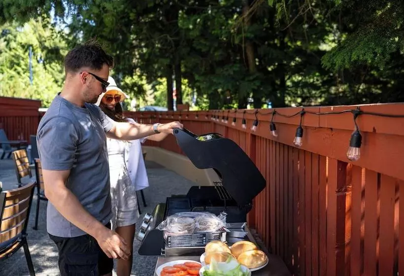 Hotel Whistler Village Inn & Suites