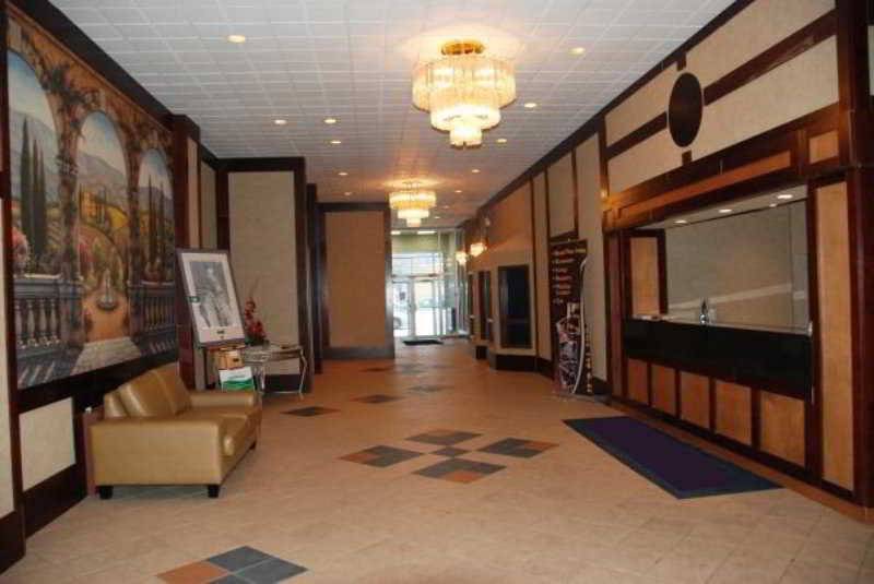 هتل Travelodge By Wyndham Prince Albert