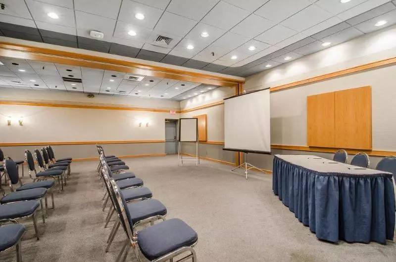 酒店 Travelodge By Wyndham Prince Albert