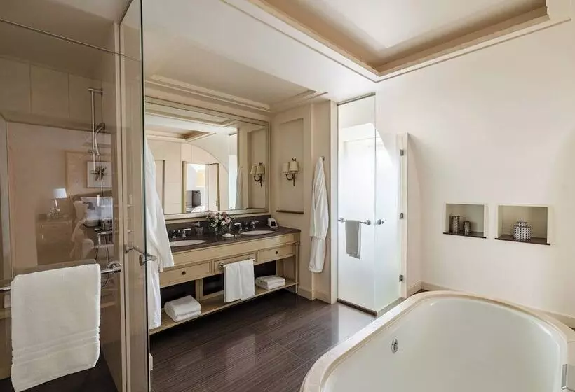 Four Seasons Hotel Des Bergues Geneva