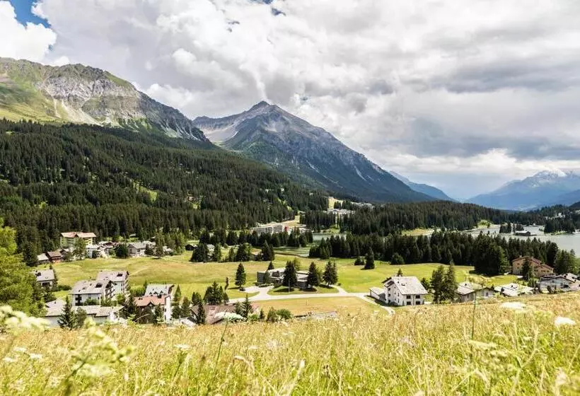 ホテル Waldhaus Am See