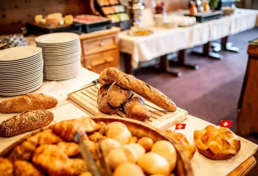 ホテル Waldhaus Am See