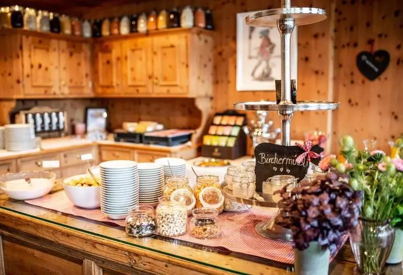 ホテル Waldhaus Am See