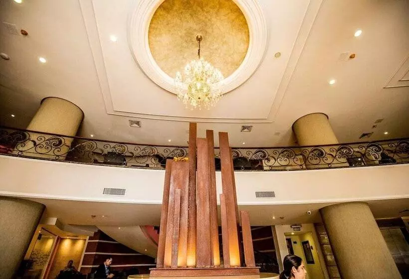 هتل Dann Carlton Cali