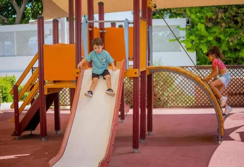 هتل Golden Coast Beach