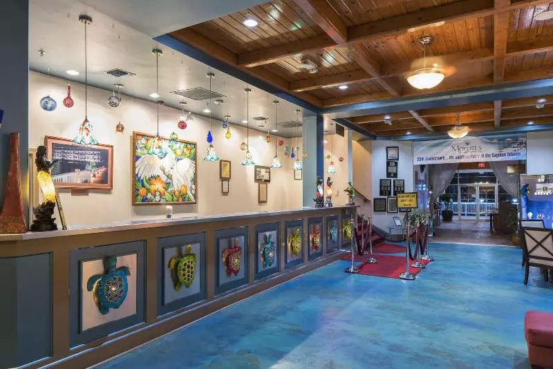 هتل Morritt S Tortuga Club