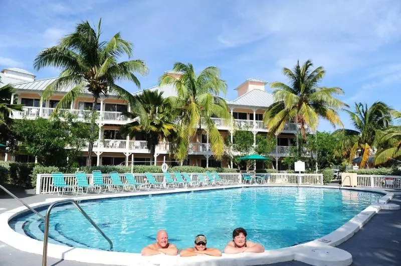 هتل Morritt S Tortuga Club