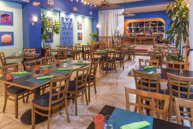 هتل Morritt S Tortuga Club