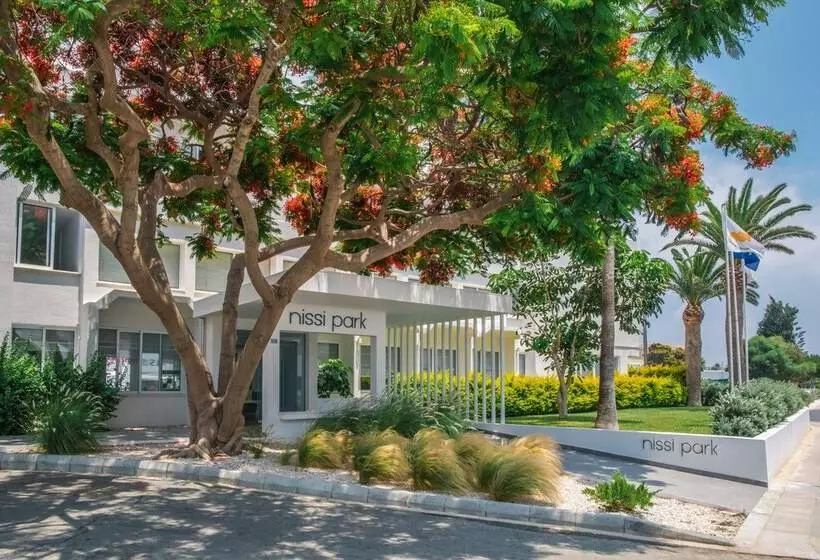 هتل Nissi Park