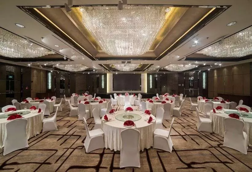 Radisson Collection Hotel, Yangtze Shanghai