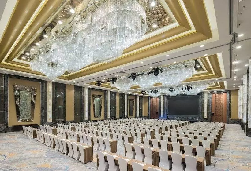 Radisson Collection Hotel, Yangtze Shanghai