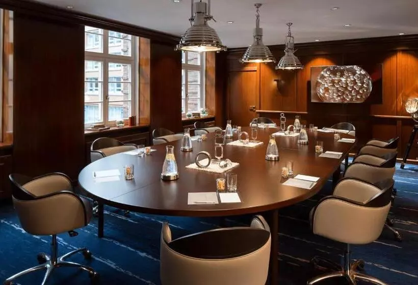 酒店 Renaissance Hamburg