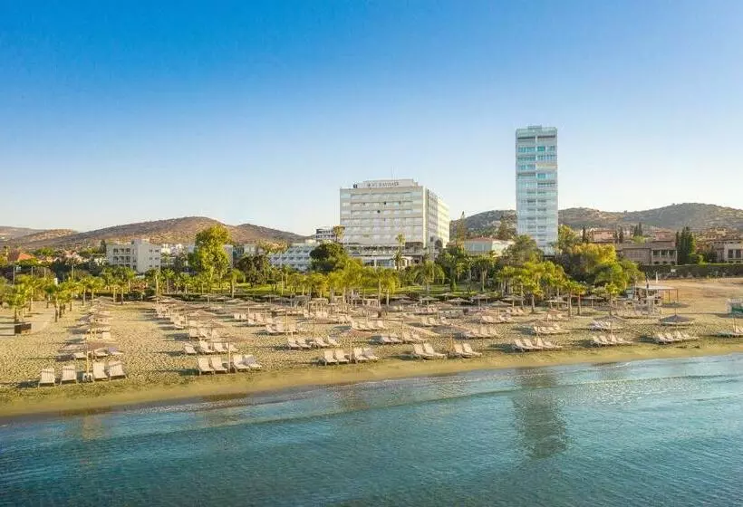 Hotel St Raphael Resort