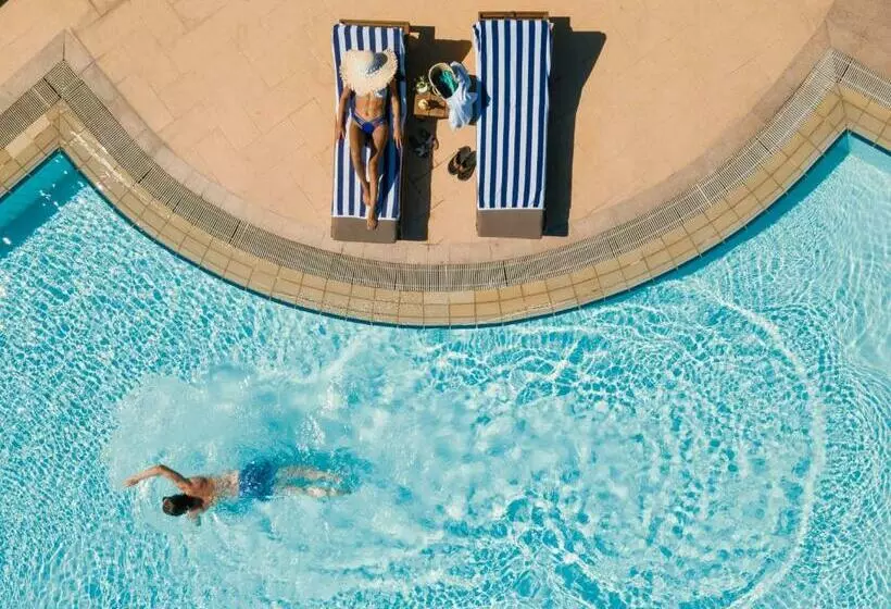 Hotel St Raphael Resort