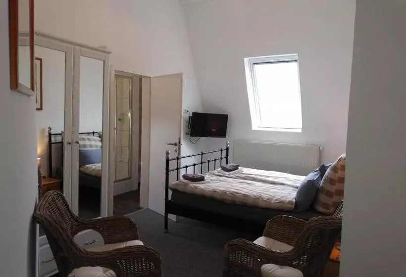 Отель Hoffmanns Holsteinisches Haus